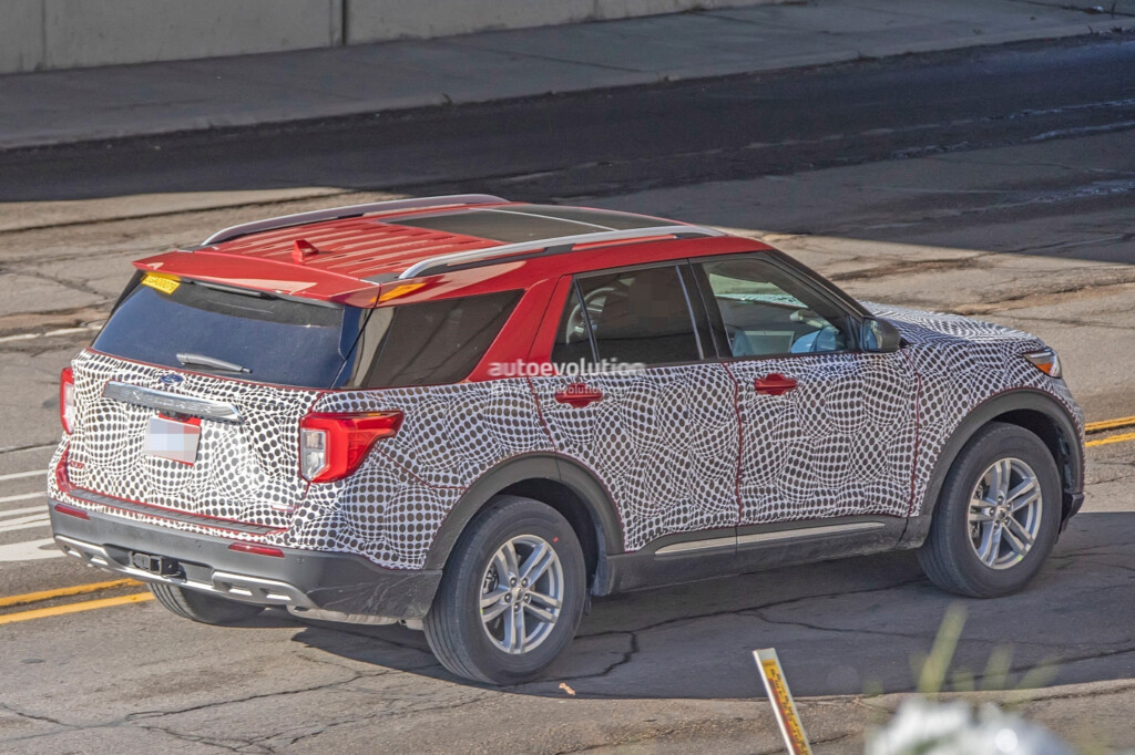 2020 Ford Explorer Looks Plasticky In Most Revealing Spy Photos Yet 