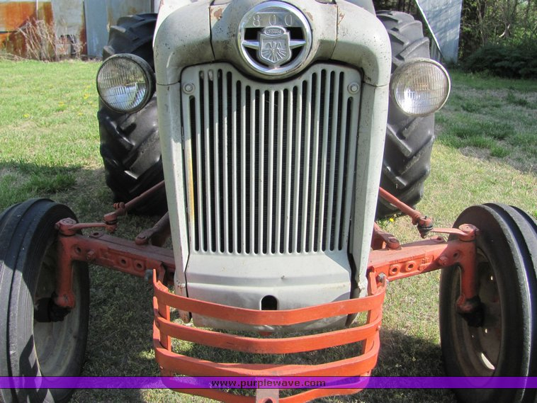 Ford 800 Tractor In Derby KS Item 9065 Sold Purple Wave