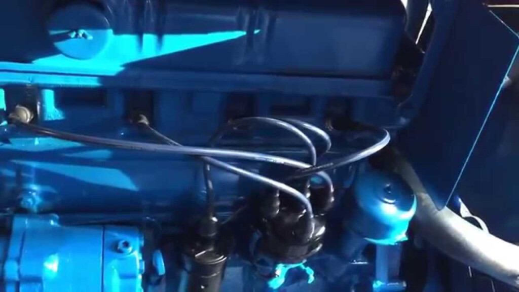 1963 Ford 2000 Tractor 4 Cyl Gasoline Engine Running YouTube