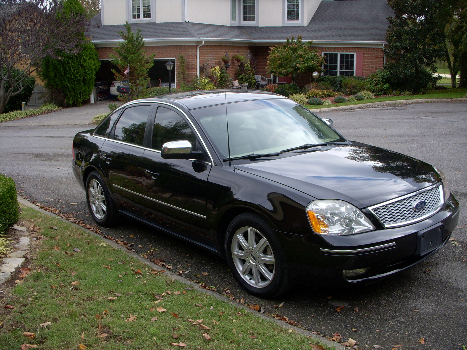 2005 Ford Five Hundred VINs Configurations MSRP Specs AutoDetective