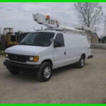 FORD E350 5 4 2005 Bucket Boom Trucks