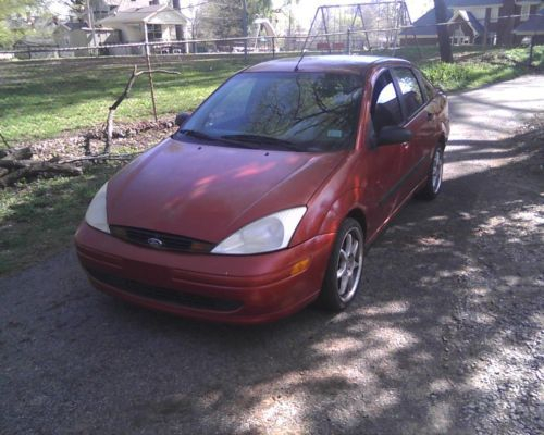 Purchase Used 2000 Ford Focus 4 Door Sedan 2 0 Split Port In Louisville 